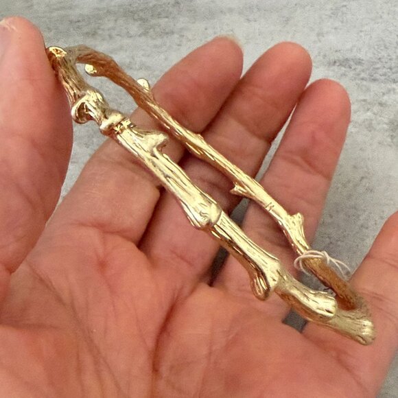 NWT Lia Sophia Out on a Limb Twig Branch Gold Tone Bangle Bracelet M/L 2.75" ID - Picture 4 of 4